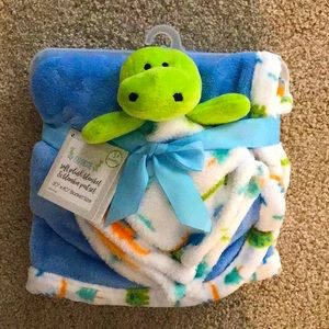 New le bébé favorite blanket and lovey set